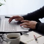 《テレワーク実践ノウハウ》テレワークに適したデバイスとコミュニケーションツールで生産性を維持した業務継続を！