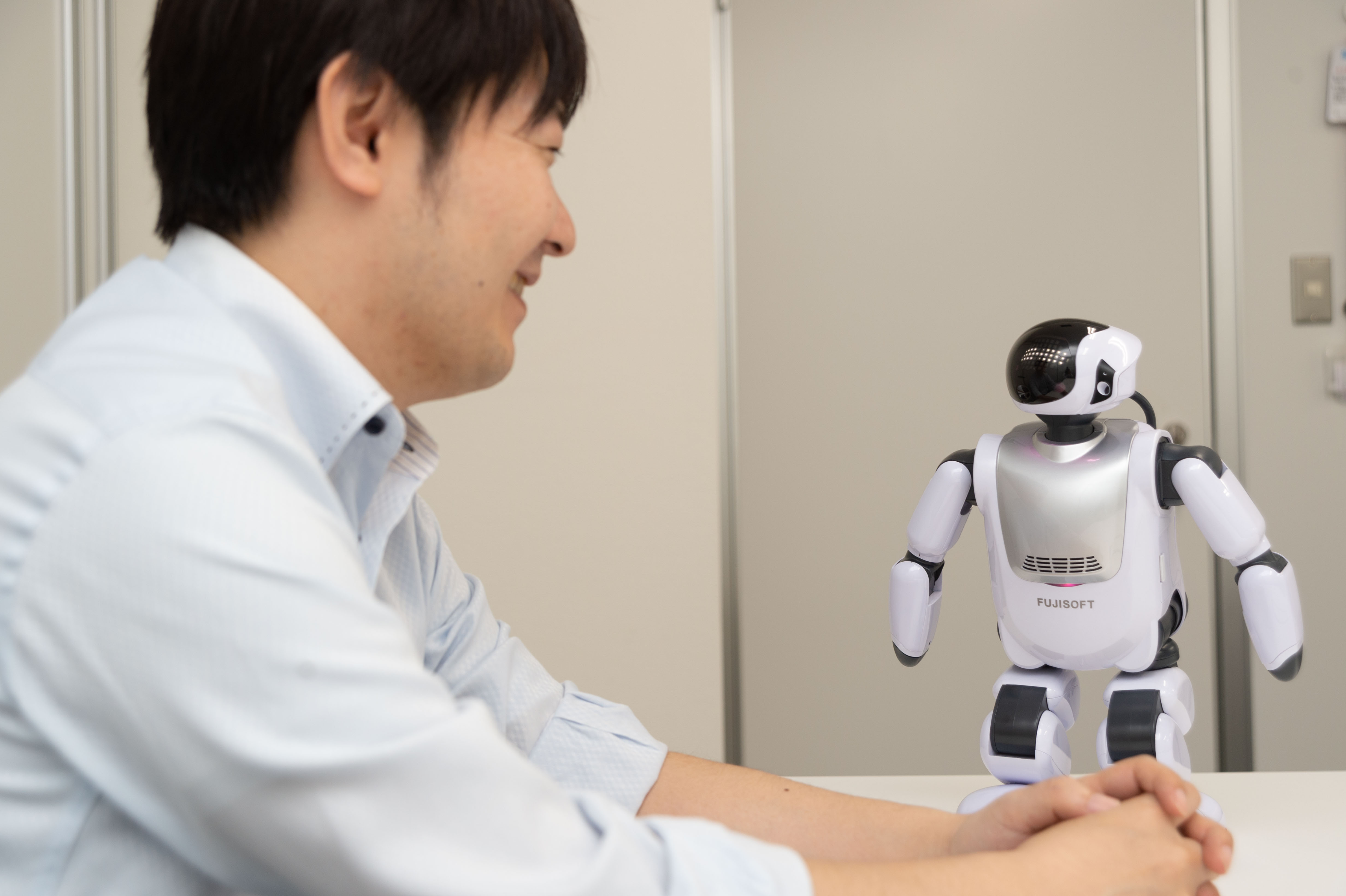 Palro に命を吹き込む富士ソフトのロボット技術 Fujisoft Technical Report