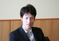 大角　卓也
