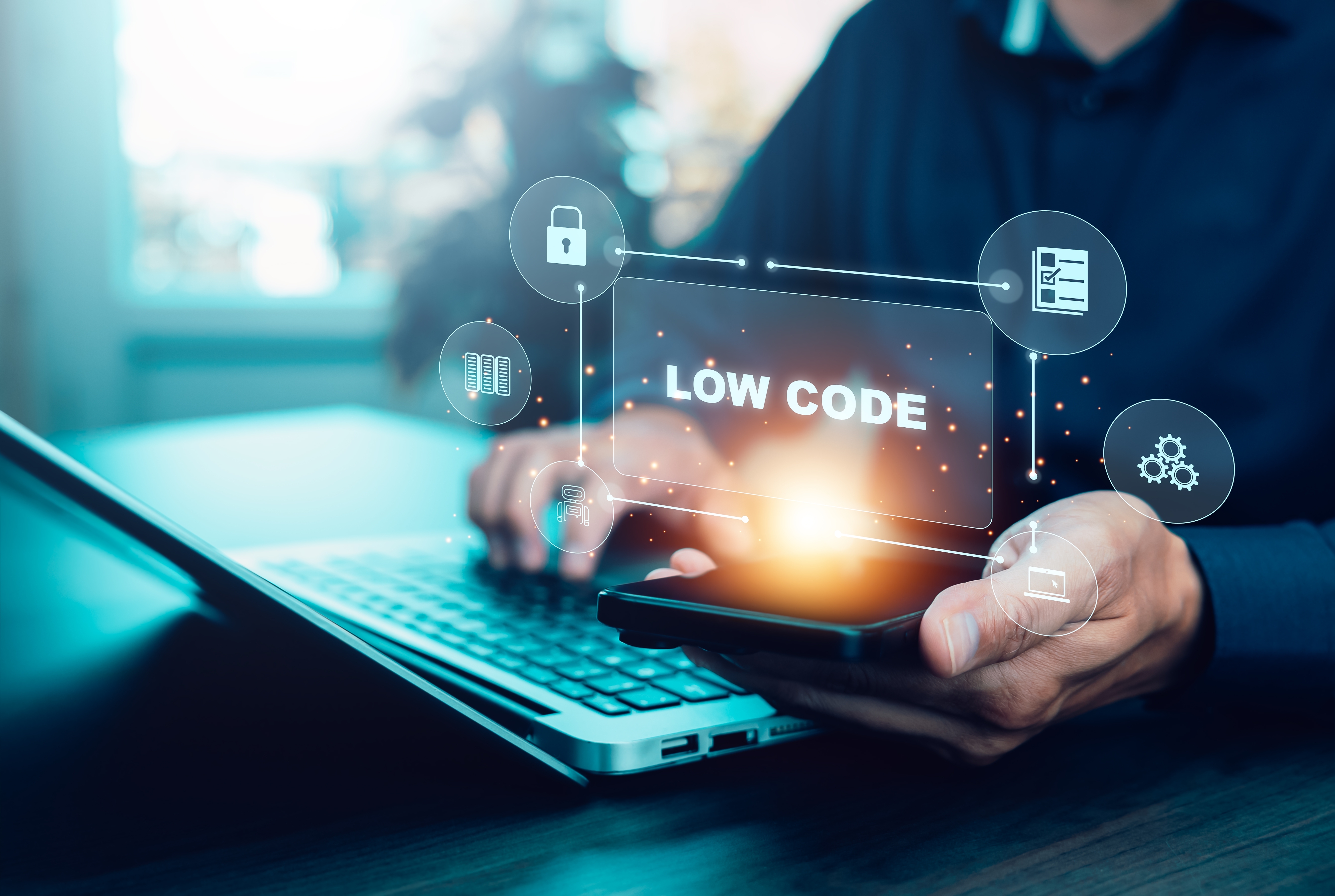 生成AIで実現する業務システムの内製化｜ローコードツール活用のメリットを解説
