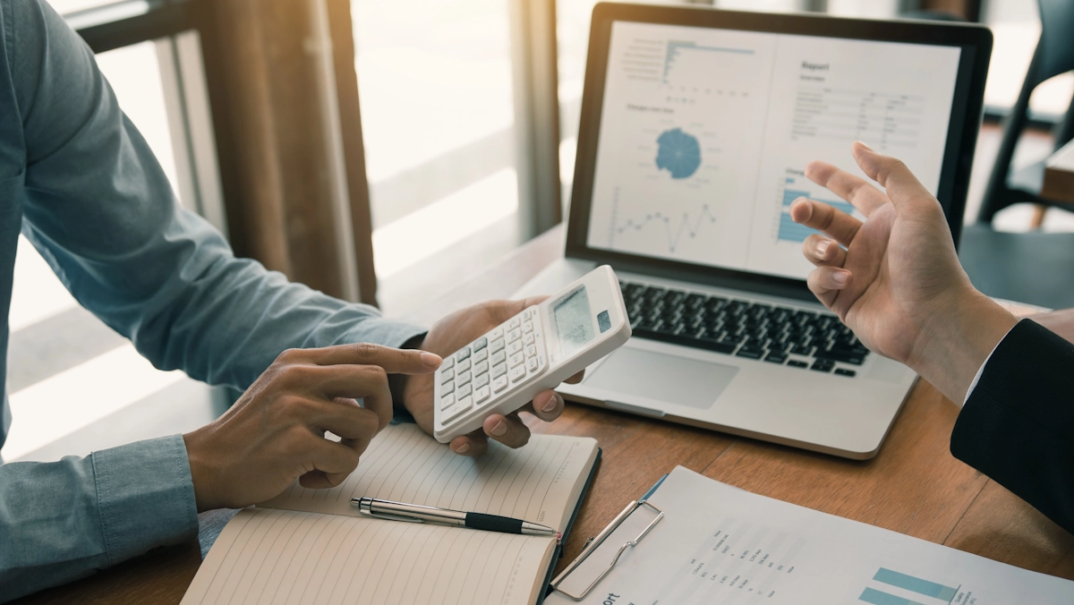 開発の度に外注費用が発生する